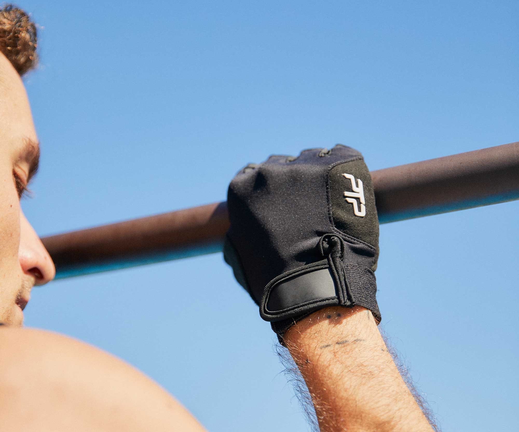 LIGHTWEIGHT TRAINING GLOVES M/L